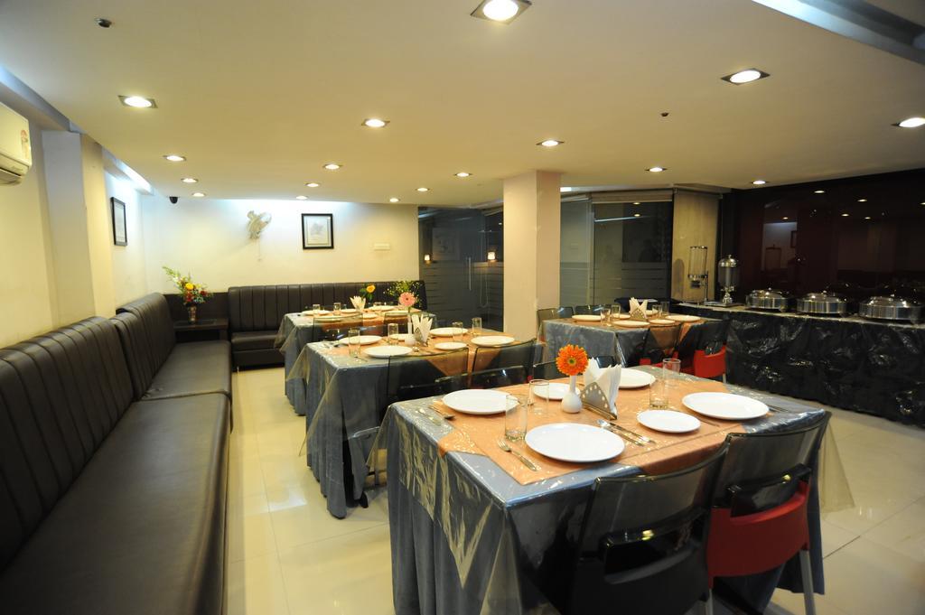 Hotel Lee International Kolkata Luaran gambar